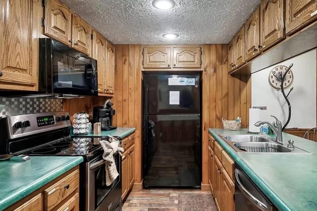 Beary Peaceful Smokies Retreat: Hot-Tub & Pools Villa Пиджен Фордж Екстериор снимка