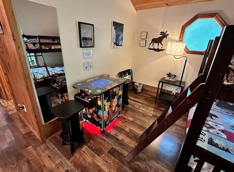 Beary Peaceful Smokies Retreat: Hot-Tub & Pools Villa Пиджен Фордж Екстериор снимка