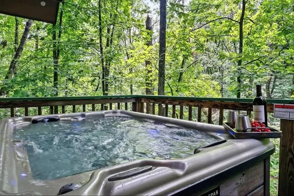 Beary Peaceful Smokies Retreat: Hot-Tub & Pools Villa Пиджен Фордж Екстериор снимка